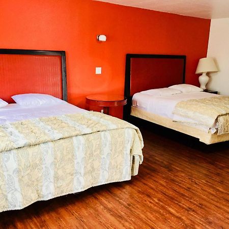 Norwalk Inn & Suites Esterno foto