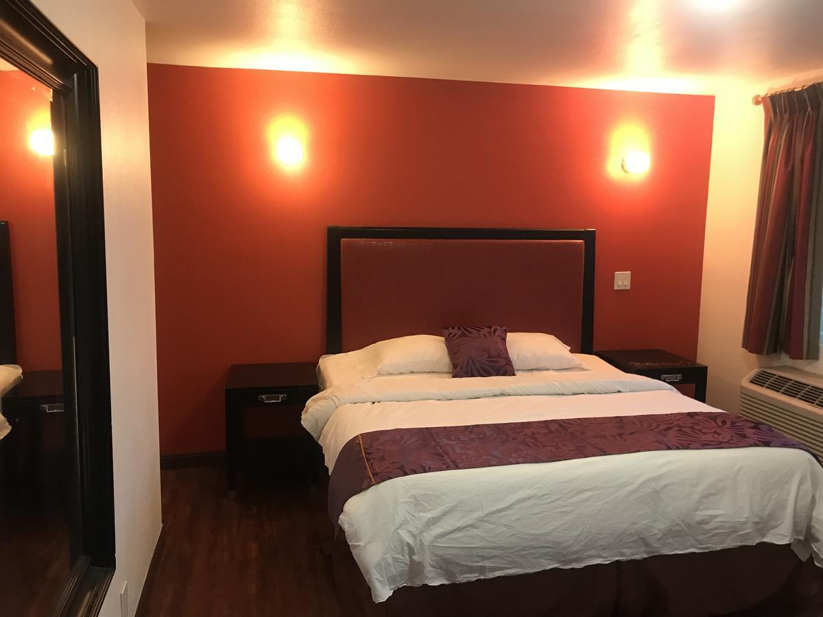 Norwalk Inn & Suites Esterno foto